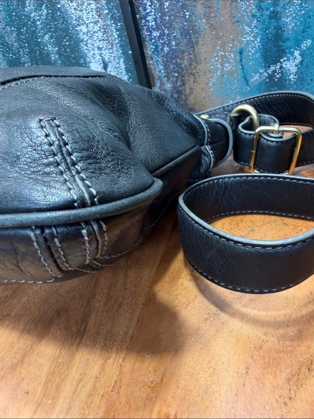 Liz Claiborne Old Money Vintage Black Leather Shoulder Bag VGUC